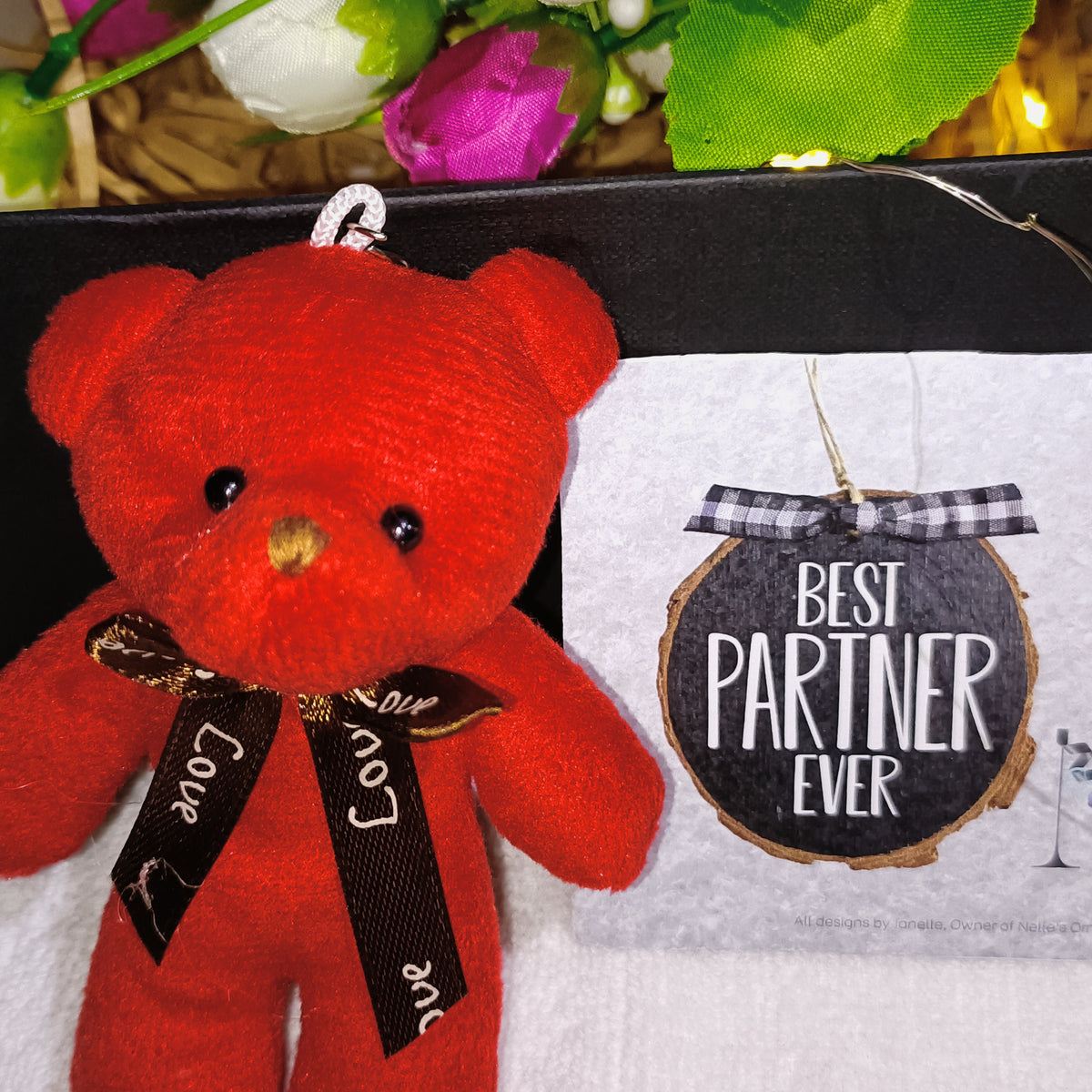 Premium Couple Hamper + Free Gift